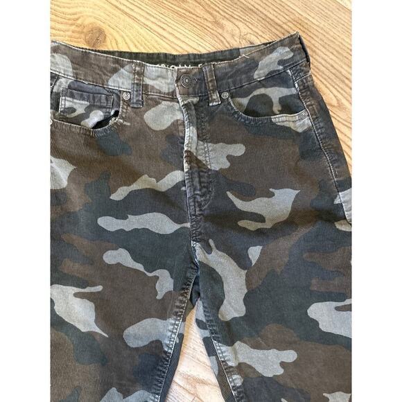 American Eagle Corduroy Super stretch Camo Pants, Mom Jean, Size 2 - Picture 3 of 10
